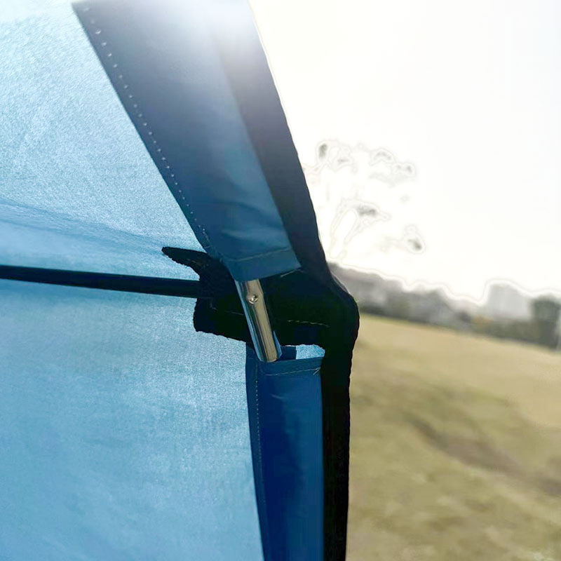 Namiot kempingowy na plaży ze zintegrowaną matą podłogową