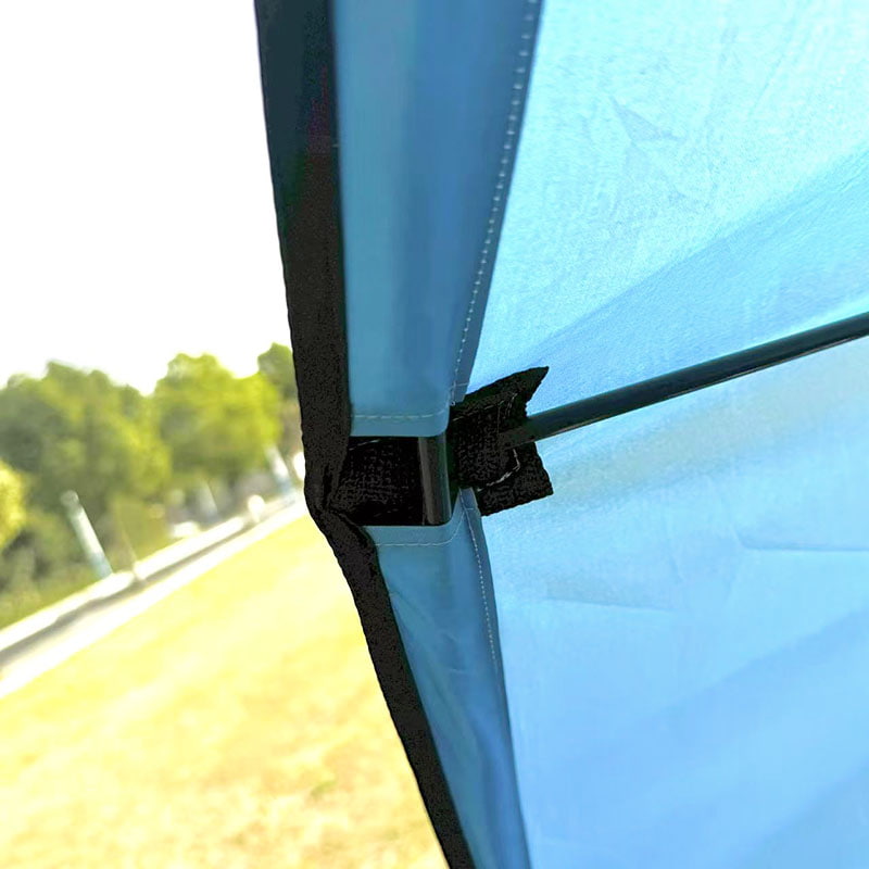 Namiot kempingowy na plaży ze zintegrowaną matą podłogową