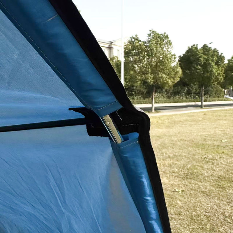 Namiot kempingowy na plaży ze zintegrowaną matą podłogową